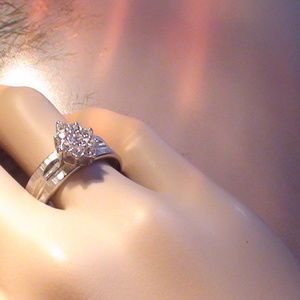 Vintage Cluster Ring In 18kt White Gold HGE VARGAS